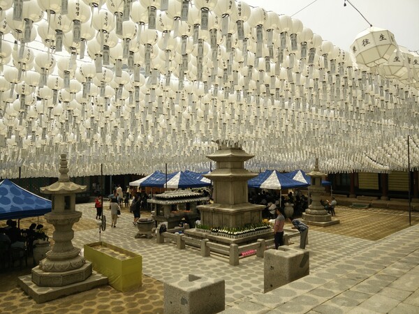 Paper lanterns in the Bongeunsa Temple courtyard